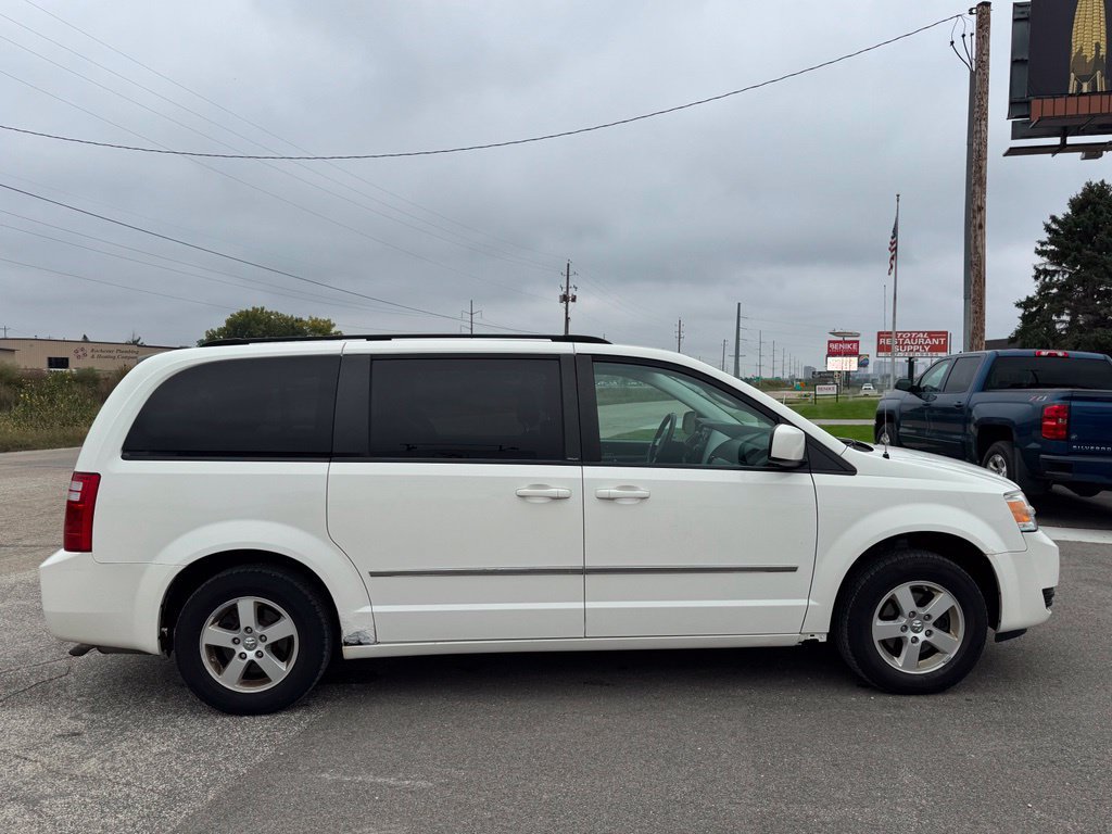 Used 2010 Dodge Grand Caravan SXT FWD image 31