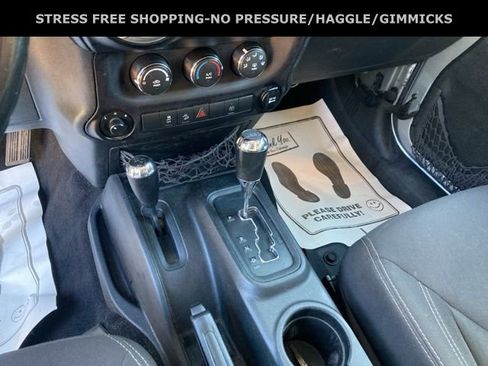 Used 2017 Jeep Wrangler Unlimited Sahara image 19