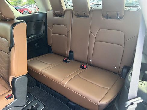 Certified 2025 Nissan Pathfinder Platinum w/ Cargo Package FWD image 15
