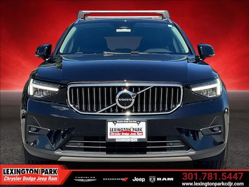 Used 2023 Volvo XC40 B5 Ultimate w/ Climate Package AWD/4WD image 2