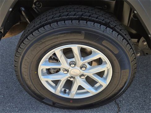 Used 2023 Jeep Wrangler Sport S image 10