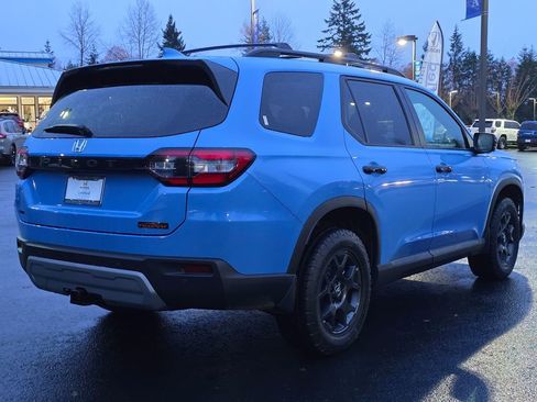 Certified 2025 Honda Pilot TrailSport image 25