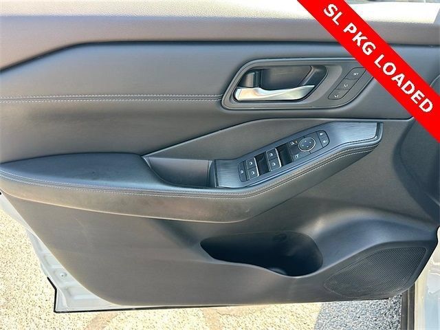 Used 2023 Nissan Rogue SL AWD/4WD image 14