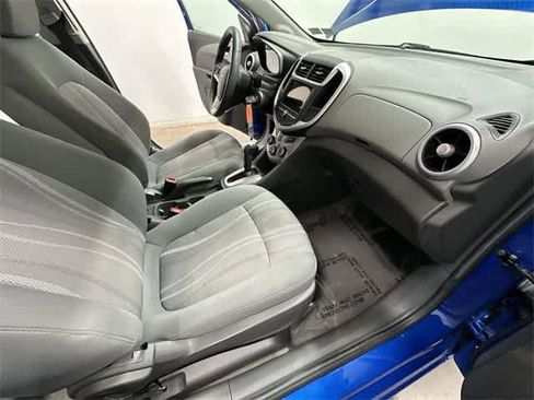 Used 2018 Chevrolet Sonic LT image 19