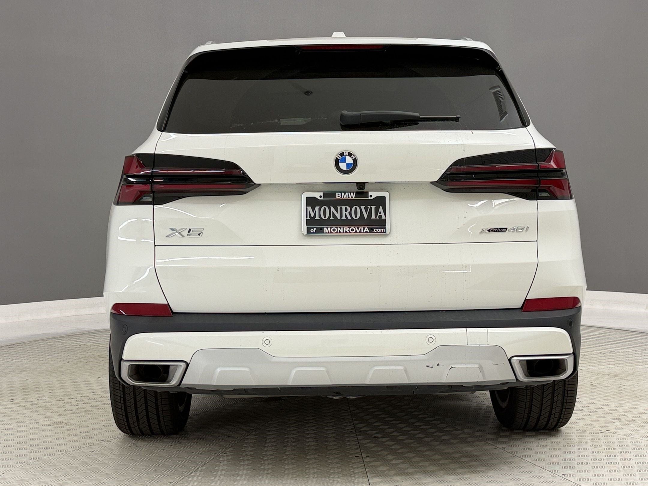 Certified 2024 BMW X5 xDrive40i w/ Parking Assistance Package AWD/4WD image 10