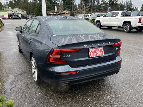 Used 2020 Volvo S60 T6 Momentum w/ Premium Package image 8