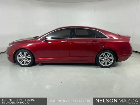 Used 2016 Lincoln MKZ w/ Equipment Group 300A Reserve FWD image 9