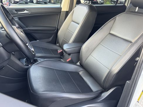 Used 2018 Volkswagen Tiguan SE w/ 18" Alloy Wheels Package AWD/4WD image 8