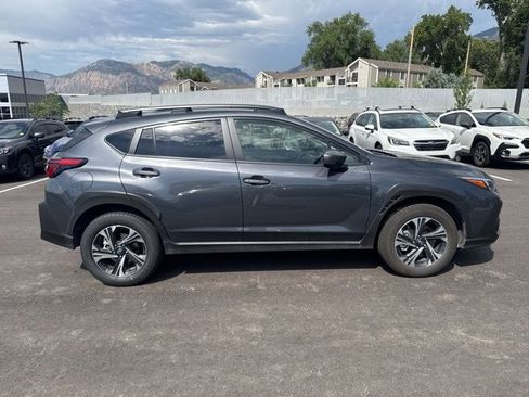 Used 2025 Subaru Crosstrek 2.0i Premium image 2