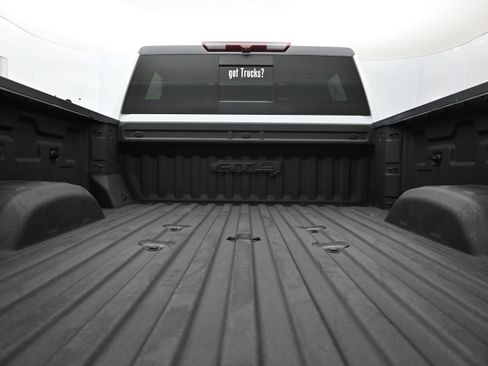 Used 2022 GMC Sierra 2500 AT4 w/ AT4 Preferred Package AWD/4WD image 7
