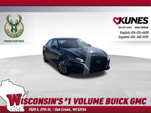 Used 2025 Nissan Altima 2.5 SV image 1