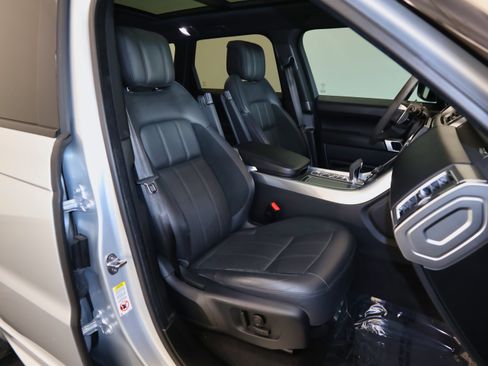 Used 2020 Land Rover Range Rover Sport HST image 41