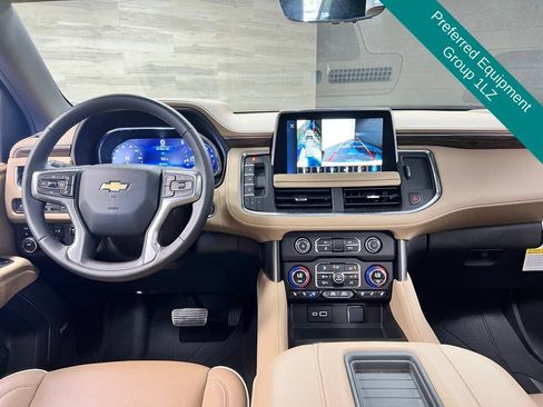 Used 2024 Chevrolet Tahoe Premier AWD/4WD image 2