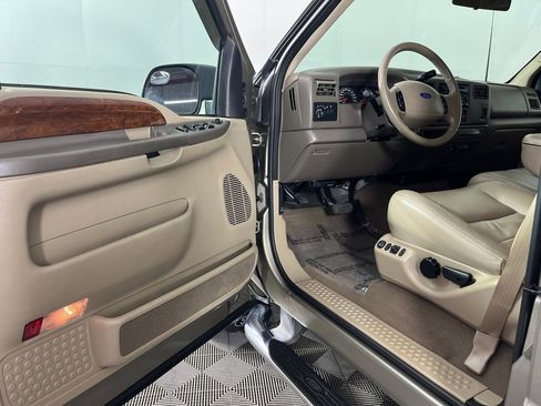 Used 2002 Ford F250 Lariat image 10