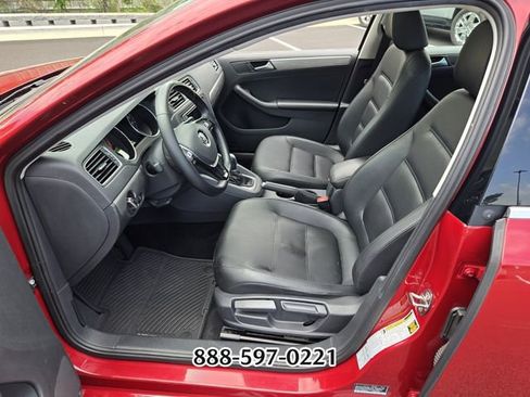 Used 2017 Volkswagen Jetta SE FWD image 10