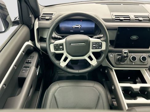 Used 2025 Land Rover Defender 110 S image 10