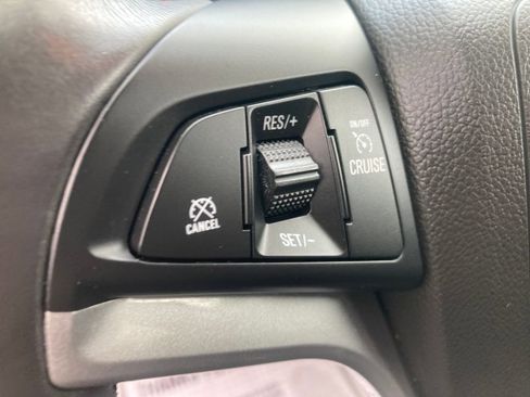 Used 2018 Chevrolet Trax LT w/ LT Convenience Package AWD/4WD image 36