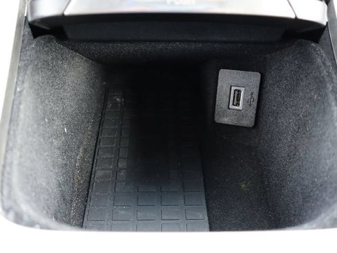 Used 2019 Lincoln Nautilus Select AWD/4WD image 11
