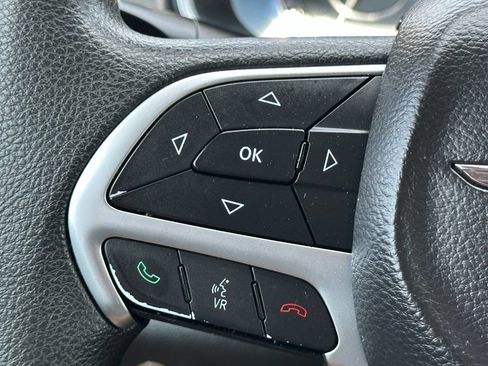 Used 2016 Chrysler 200 Limited image 28
