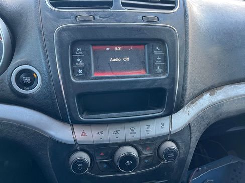 Used 2020 Dodge Journey SE w/ SE Popular Equipment Group image 9