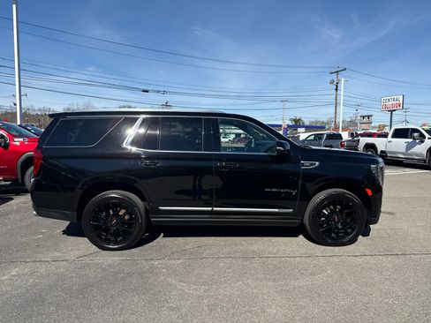 Used 2022 GMC Yukon Denali AWD/4WD image 6