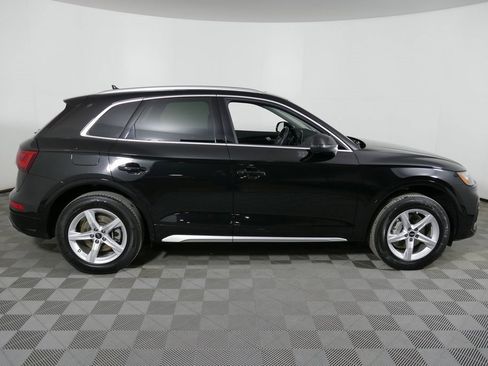 Used 2023 Audi Q5 2.0T Premium w/ Convenience Package image 2