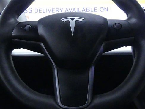 Used 2021 Tesla Model Y Performance image 15