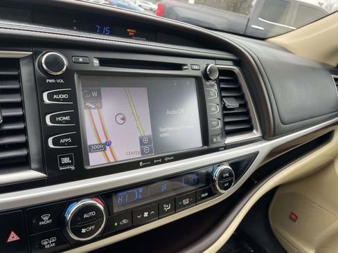 Used 2016 Toyota Highlander Limited image 41