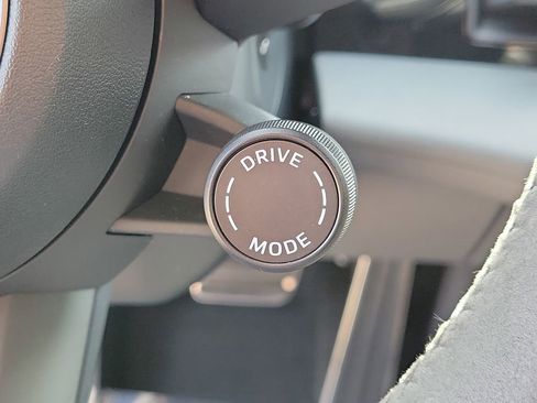 Certified 2025 Porsche Taycan AWD/4WD image 37