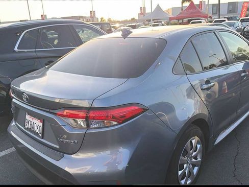 Used 2024 Toyota Corolla LE FWD image 2