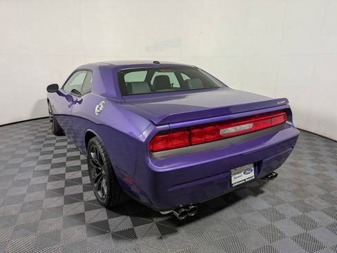 Used 2014 Dodge Challenger SRT8 w/ Harman/Kardon Audio Group RWD image 5