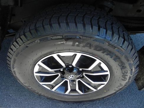 Used 2021 Toyota Tacoma TRD Sport image 9