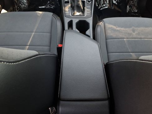 Used 2025 Volkswagen Jetta SE FWD image 26
