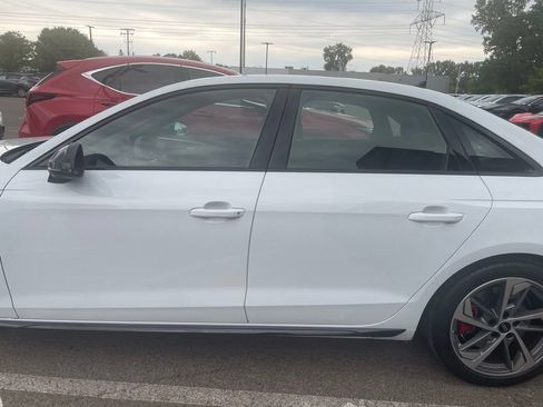 Used 2022 Audi A4 2.0T Premium Plus AWD/4WD image 5