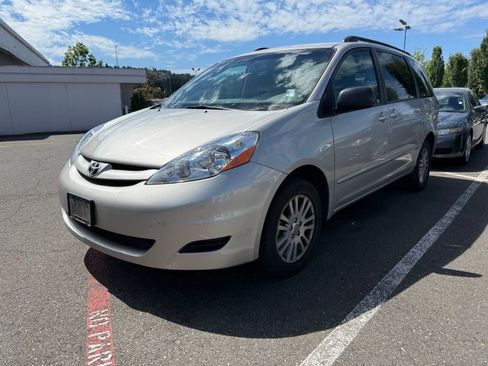 Used 2008 Toyota Sienna LE AWD/4WD image 1