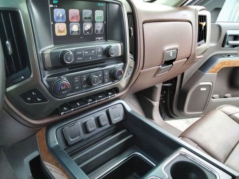 Used 2018 Chevrolet Silverado 1500 High Country AWD/4WD image 31