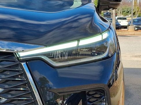 Used 2025 INFINITI QX60 Sensory w/ Vision Package image 9