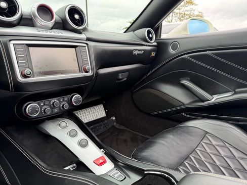 Used 2015 Ferrari California T RWD image 61