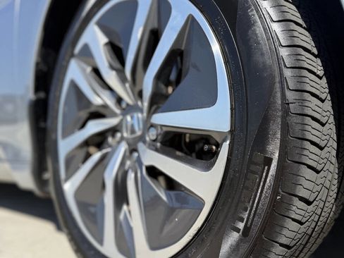 Used 2020 Honda Accord Touring image 10