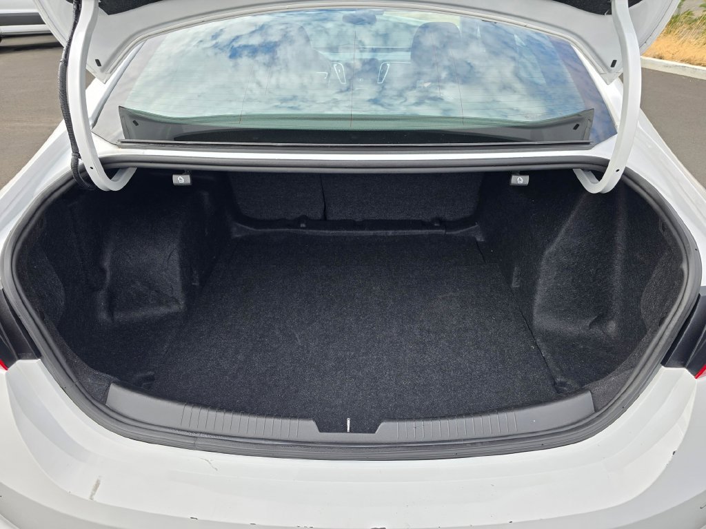 Used 2024 Chevrolet Malibu LT FWD image 29