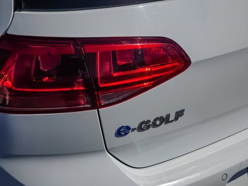Used 2015 Volkswagen e-Golf SEL Premium FWD image 26