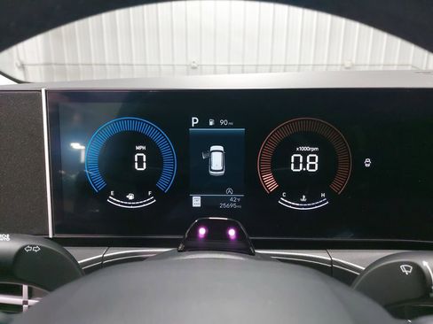 Used 2025 Hyundai Santa Fe SEL image 21