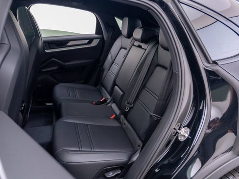 New 2026 Porsche Cayenne Coupe AWD/4WD image 16