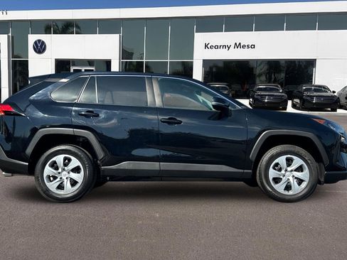 Used 2022 Toyota RAV4 LE image 3