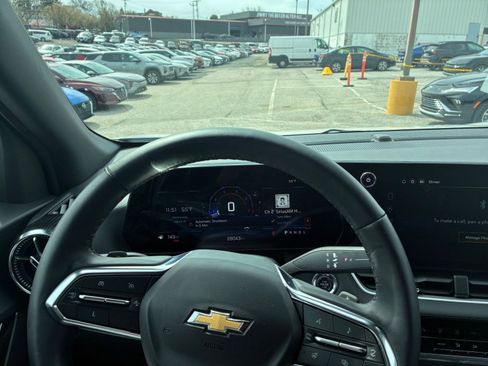 Used 2025 Chevrolet Equinox LT image 29