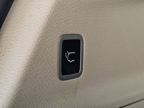 Used 2020 Chrysler Pacifica Touring-L Plus FWD image 29