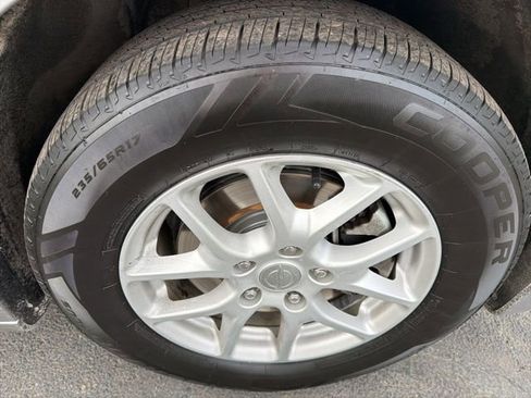 Used 2020 Chrysler Pacifica Touring-L image 23