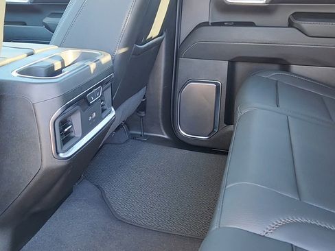 Used 2024 GMC Sierra 2500 Denali w/ Denali Reserve Package image 26