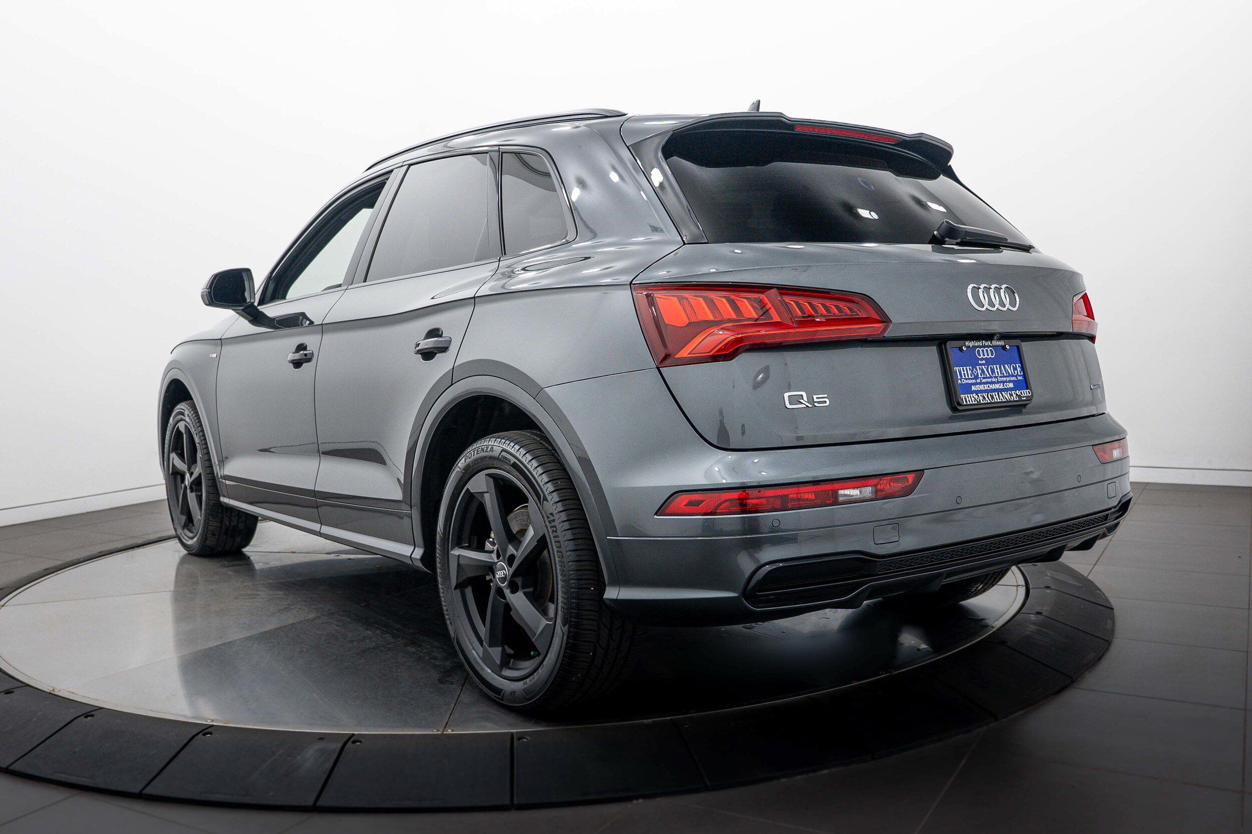 Used 2020 Audi Q5 2.0T Titanium Premium Plus w/ Premium Plus Package AWD/4WD image 5