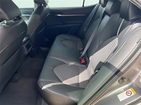 Used 2018 Toyota Camry SE w/ Convenience Package image 15